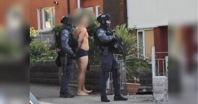 Уникальная операция британской полиции: арестованы 746 преступников, изъято налички на 67 млн долларов (фото, видео)