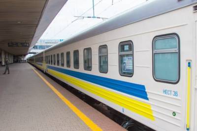 В Укрзализныце увольнениями отреагировали на потоп в одном из поездов