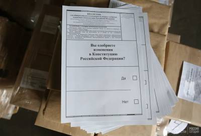 Корреспонденты Би-Би-Си вынесли с УИК пять бюллетеней. Три из них не отразились в протоколе ГАС «Выборы»