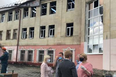 В Гусь-Хрустальном определяют нанесенный Дому культуры пожаром ущерб