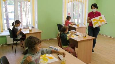 Как организована работа детских лагерей в Петербурге в условиях пандемии?