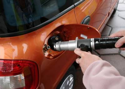 Перевод автомобиля с бензина на газ россиянам будет обходиться дешевле