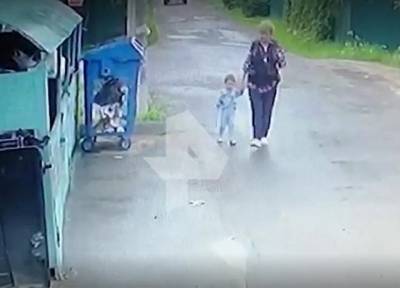 Отчим выкрутил ему ногу: избитый двухлетний мальчик в Подмосковье убежал из дома