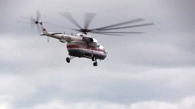 Вертолет вылетел на поиски катера с тремя рыбаками на Камчатке