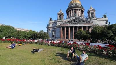 В Госдуме потребовали объяснить подход к снятию запретов в Петербурге