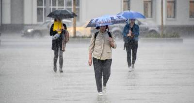 Синоптики предупредили об опасных погодных явлениях в России