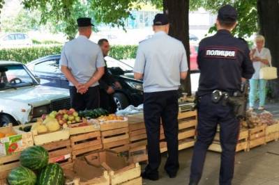Борьба с нелегальными уличными торговцами продолжается в Хабаровске