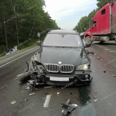 На автодороге Кемерово — Топки произошло тройное ДТП с BMW