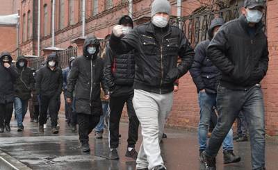 Россия: сокращение числа трудовых мигрантов бьет по экономике? (Eurasianet, США)