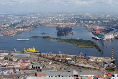 В Петербурге и Ленобласти снизился грузооборот портов