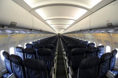 Стюардесса посоветовала выбирать утренние рейсы во время пандемии