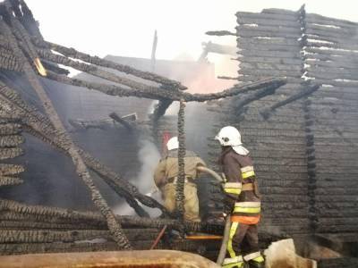 Пожар в курортной Затоке: сгорели домики на двух базах отдыха