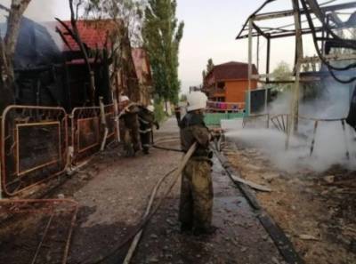 На популярном среди украинцев курорте сгорели сразу 2 базы отдыха (ФОТО)