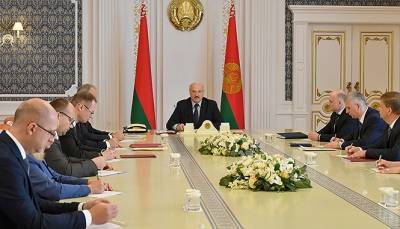 Лукашенко устроил кадровый понедельник