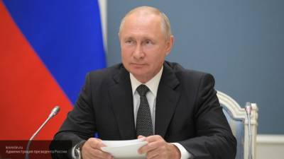 Песков заявил, что Путин не проходил вакцинацию от коронавируса