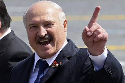 Лукашенко пообещал белорусам решить трудности