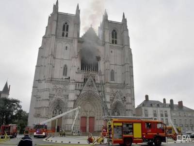 Полиция отпустила подозреваемого в поджоге собора в Нанте