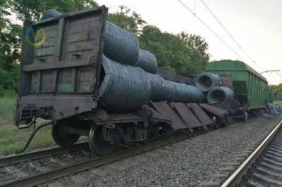 В Днепропетровской области поезд сошел с рельс