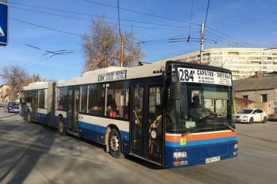 Несколько десятков саратовских водителей автобусов отстранили от работы