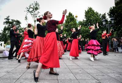 Москвичей пригласили на мастер-классы по танцам в десяти столичных парках