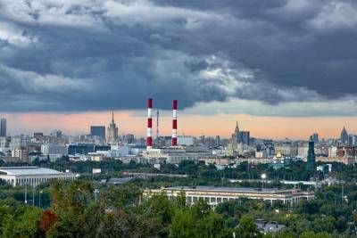 «Желтый» уровень погодной опасности объявили в Москве из-за грозы