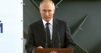 Путин согласен с переносом шествия "Бессмертного полка" на 2021 год