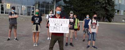 Участников мирной акции в Перми задержали сотрудники полиции