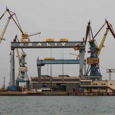 Путин принял участие в закладке универсальных десантных кораблей на заводе "Залив" в Керчи
