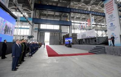 Владимир Путин в Керчи: заложены два вертолетоносца типа «Мистраль»