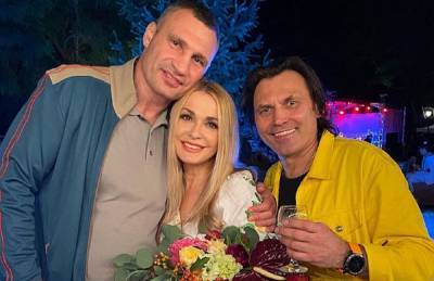 Кличко отпраздновал день рождения в элитном клубе под Киевом, кадры роскоши: "живая музыка, салют и..."