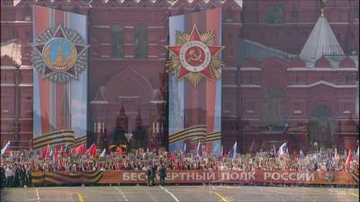 Владимир Путин согласился перенести «Бессмертный полк» на 2021 год.