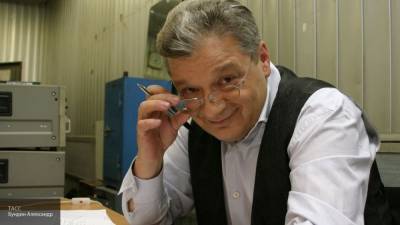 СМИ: умер знаменитый телеведущий Александр Беляев