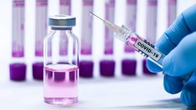«Идиотизм»: вирусолог высказался о доступности вакцины от COVID-19 для элиты