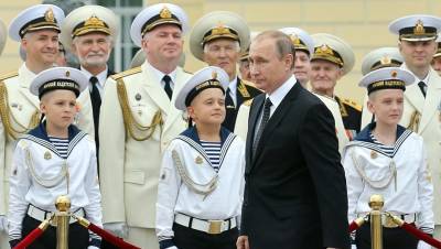 Путин посетит Петербург в День ВМФ