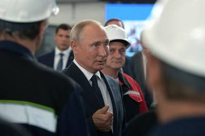Путин принял участие в закладке кораблей в Крыму