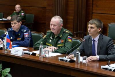 Генерал-полковник Александр Фомин провел брифинг в связи с внезапной проверкой войск и сил