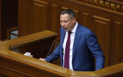 Шевченко пояснил отказ НБУ сдерживать падение гривны