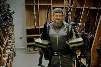 Кадыров «принял бой» с Госдепом и сфотографировался с пулеметами