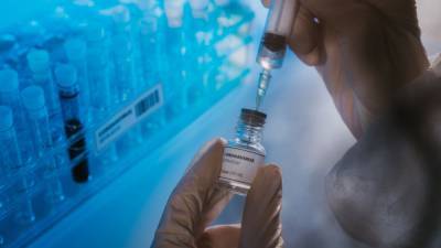 В Оксфорде завершили первый этап испытаний вакцины от коронавируса на добровольцах