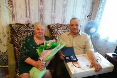 Семья из Оленинского района получила медаль «За любовь и верность»