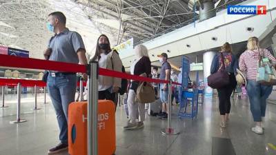 Вести-Москва. Новые санитарные правила в работе аэропортов: как пассажиров спасают от коронавируса