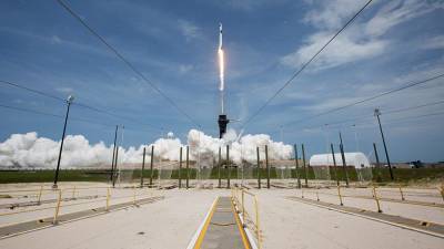 SpaceX запустила ракету-носитель с военным спутником Южной Кореи