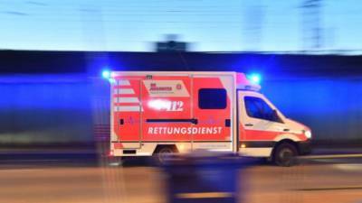 Северный Рейн-Вестфалия: вооруженный мужчина угрожал санитарам, которые пытались помочь ему, а затем сбежал. Поиски продолжаются