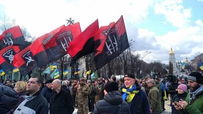 В Киеве нашли виновных в расколе и обеднении Украины