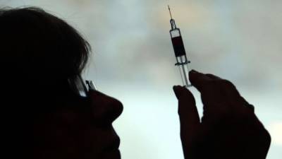 Испытавшие российскую вакцину от коронавируса выработали иммунитет