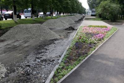 В Кемерове начали ремонт тротуара на проспекте Ленина