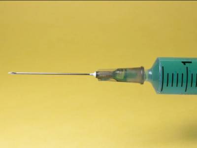 Сильный иммунный ответ показала оксфордская вакцина от коронавируса