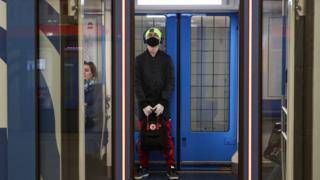 Найти в вагоне: что московская мэрия знает о пассажирах метро