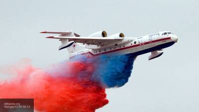 Самолет-амфибия Бе-200 прилетел в Ленобласть для участия в параде в честь Дня ВМФ