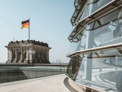 СМИ: Германия выйдет из пандемии процветающей страной